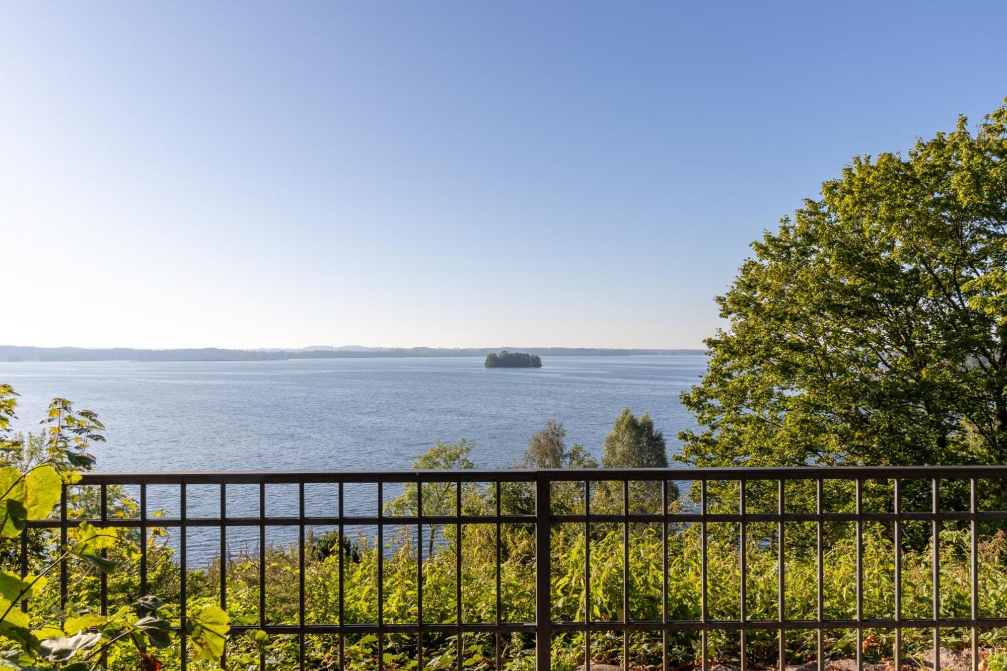 Mooi: Fantastisches Apartment Mit Seeblick Und Stil, Netflix Плён Экстерьер фото